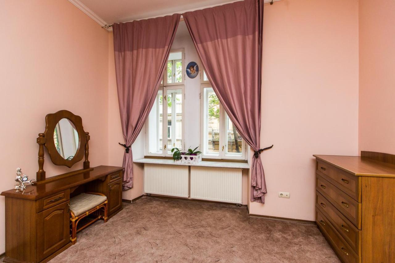 Apartment In The City Centre 리비프 외부 사진